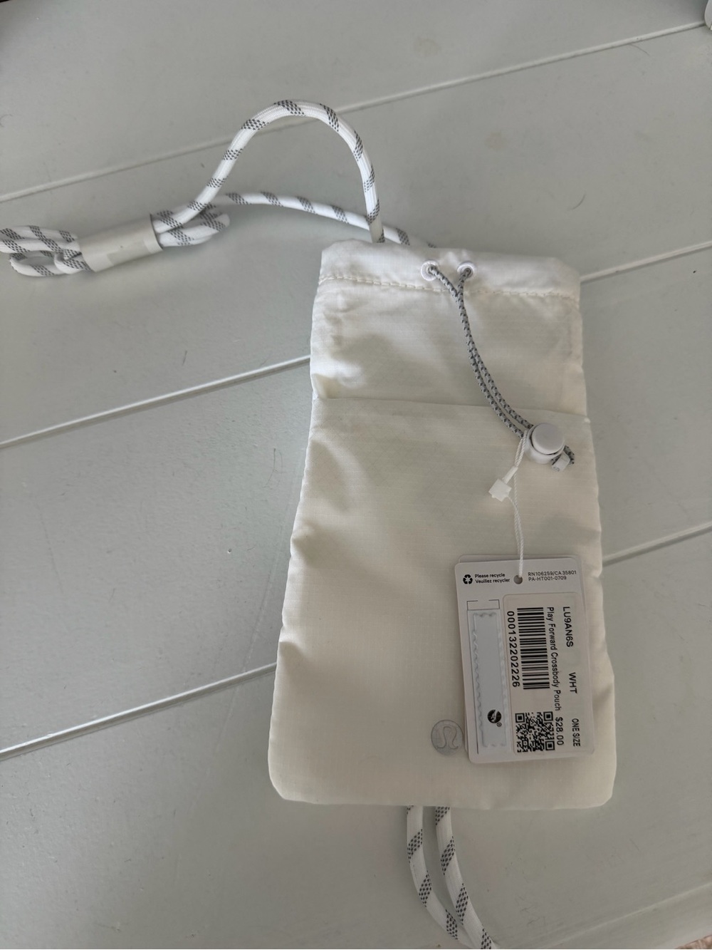Lululemon play forward crossbody pouch